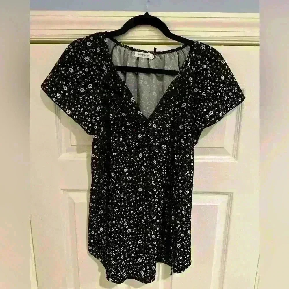 SimpleFun Floral Print Short Sleeve Blouse - Size Large (New with Tags)